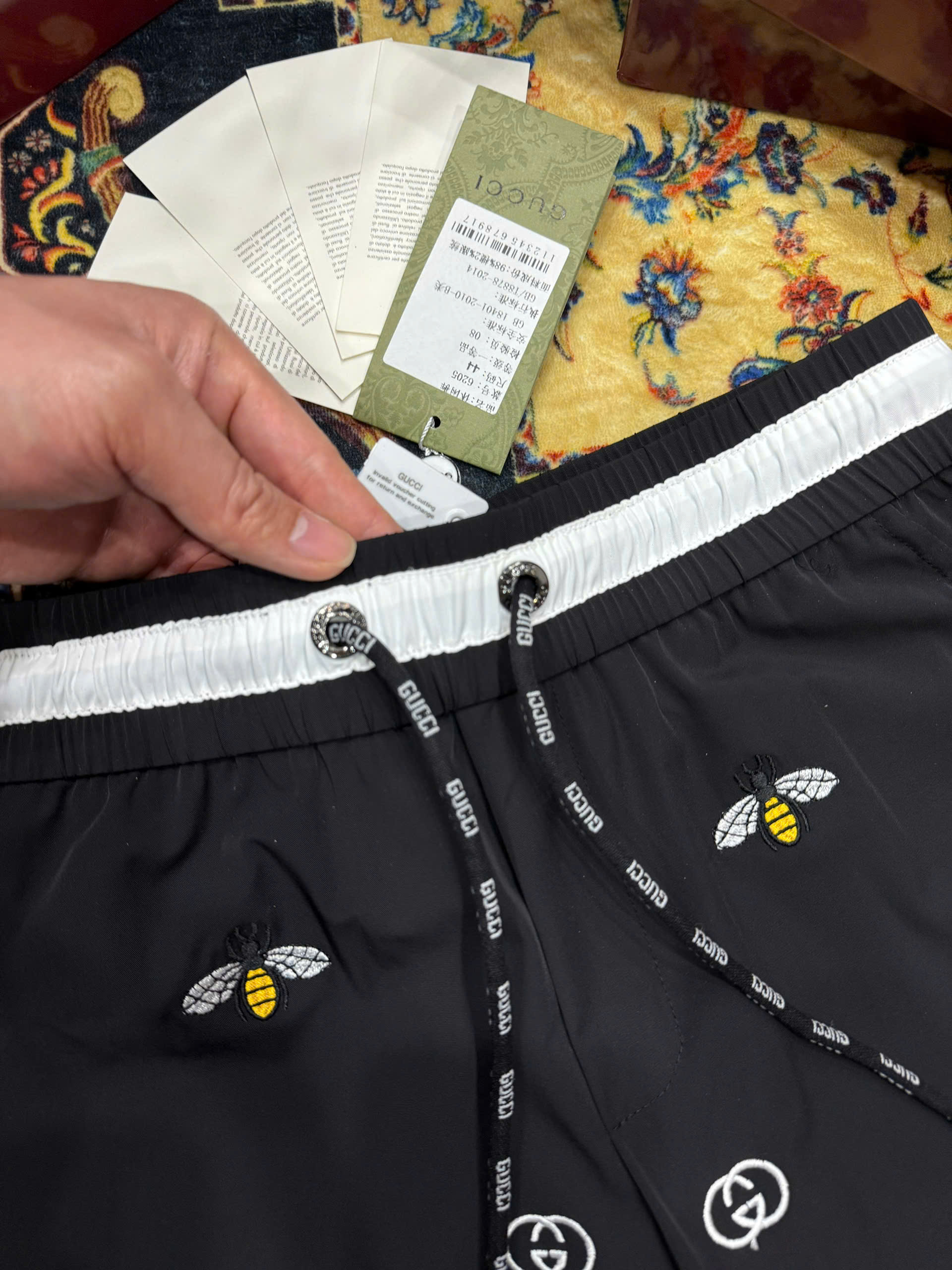 Quần short gió Gucci GC họa tiết logo GG Ong thêu Like Auth 1-1 on web CD MK